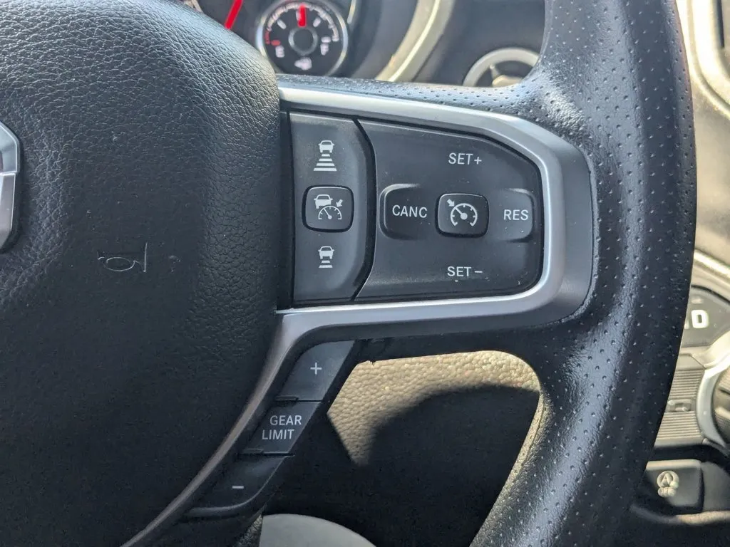 2025 Ram 1500 Tradesman thumbnail 22