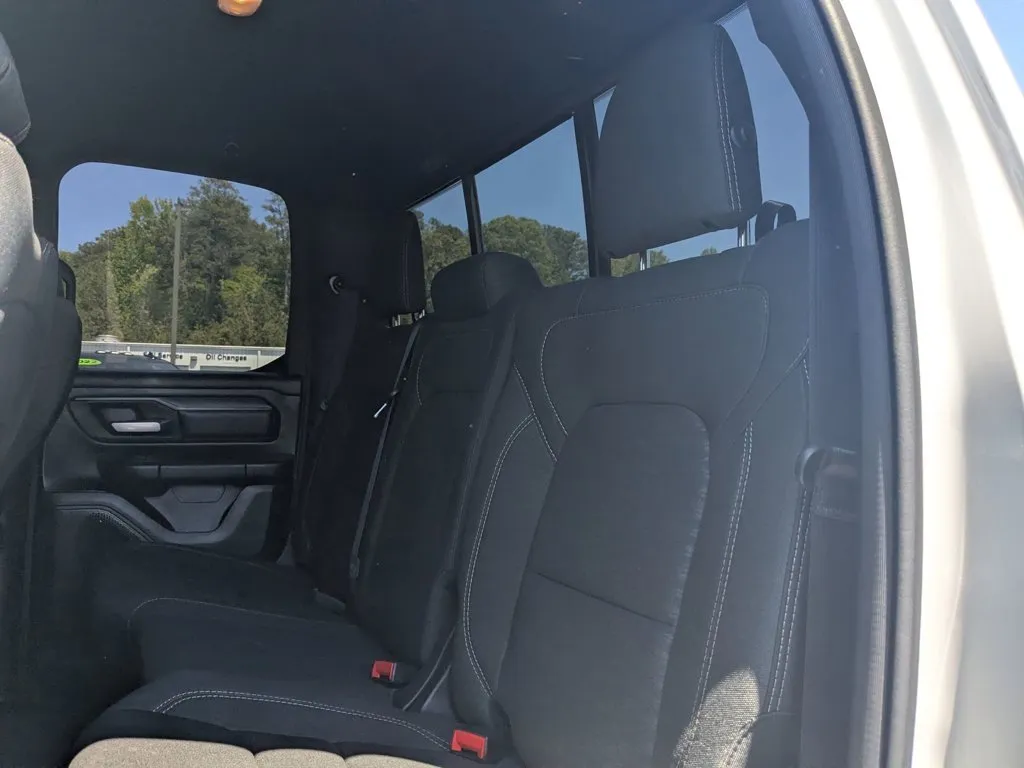 2025 Ram 1500 Tradesman thumbnail 23