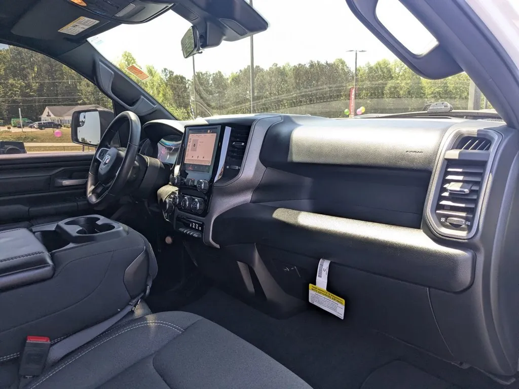 2025 Ram 1500 Tradesman thumbnail 26