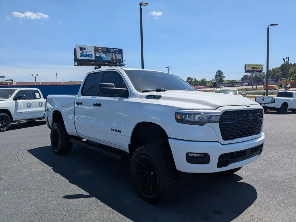 2025 Ram 1500 Tradesman thumbnail 3