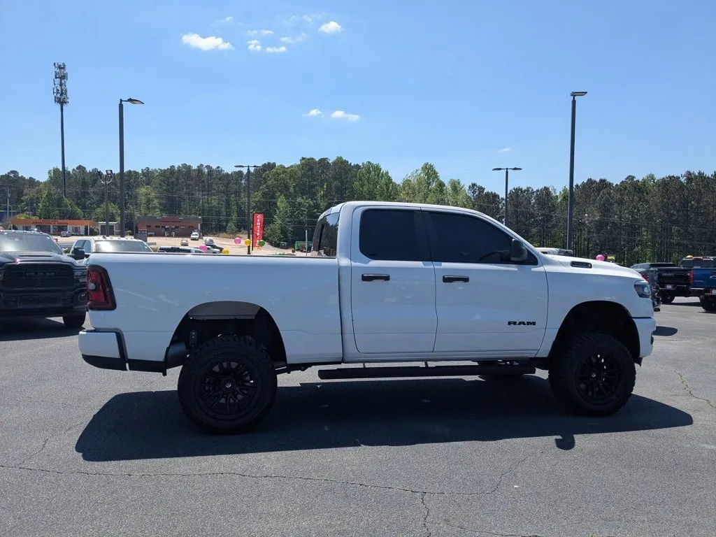2025 Ram 1500 Tradesman thumbnail 4