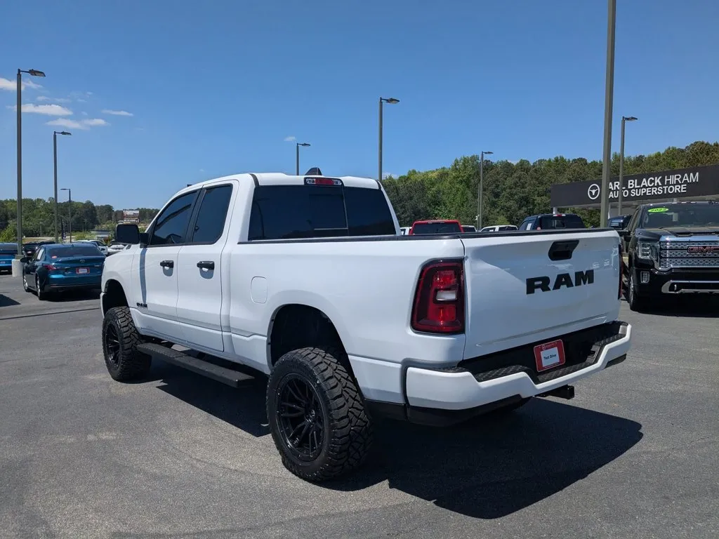 2025 Ram 1500 Tradesman thumbnail 7