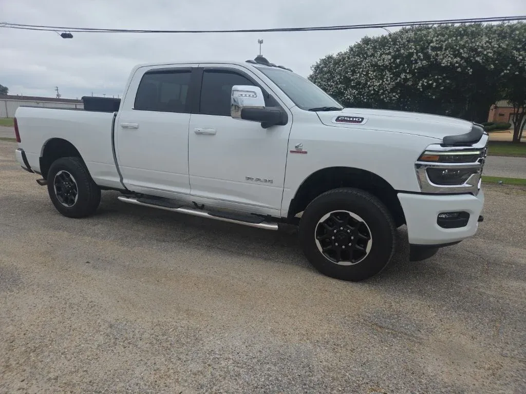 2025 Ram 2500 Laramie thumbnail 12