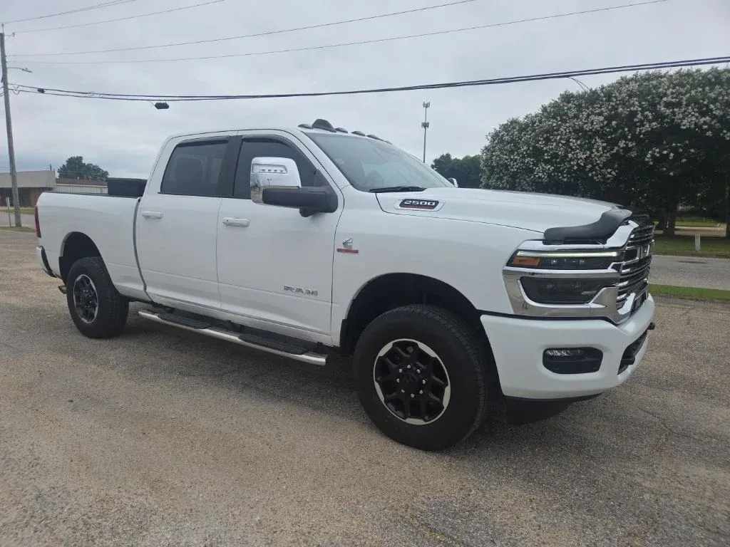 2025 Ram 2500 Laramie thumbnail 13