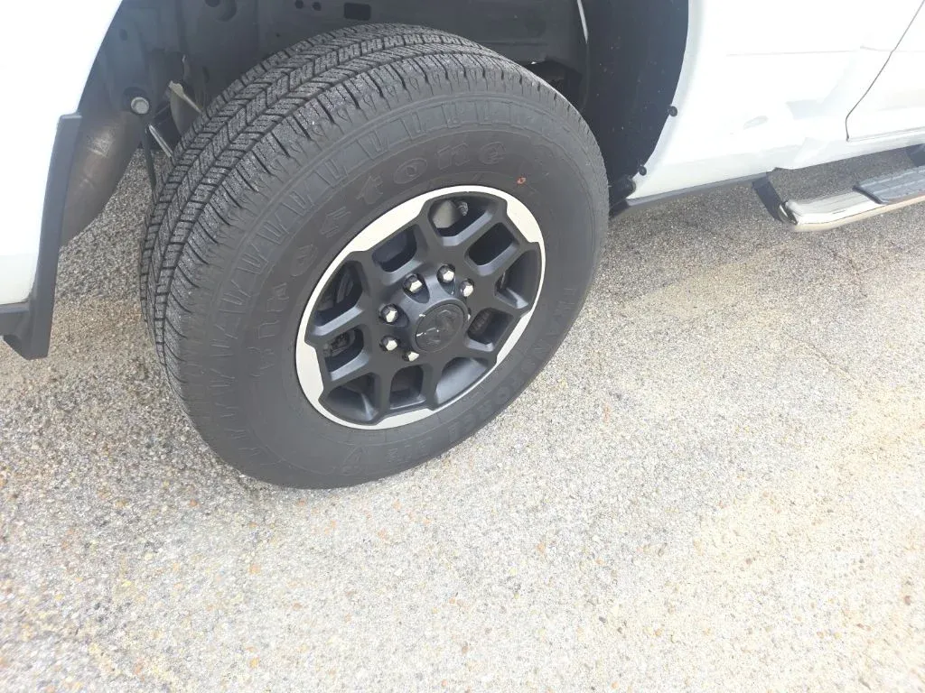 2025 Ram 2500 Laramie thumbnail 16