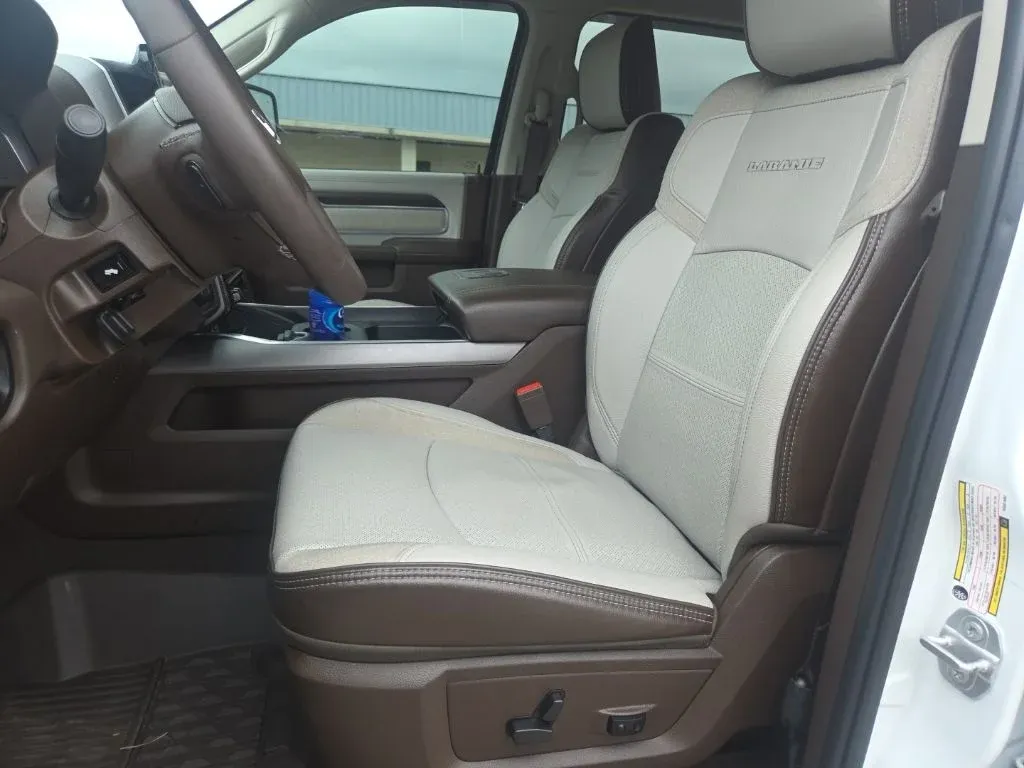 2025 Ram 2500 Laramie thumbnail 19