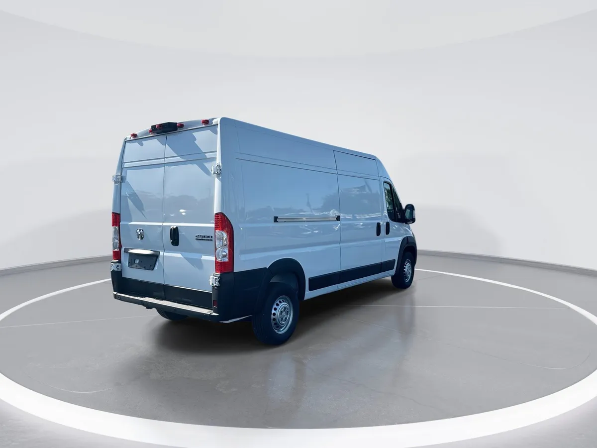 2025 Ram ProMaster Cargo Van Tradesman thumbnail 8
