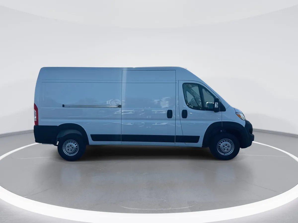 2025 Ram ProMaster Cargo Van Tradesman thumbnail 9