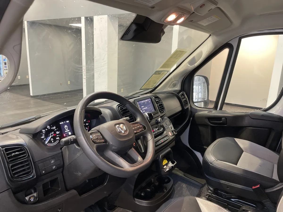 2025 Ram ProMaster Cargo Van Tradesman thumbnail 17