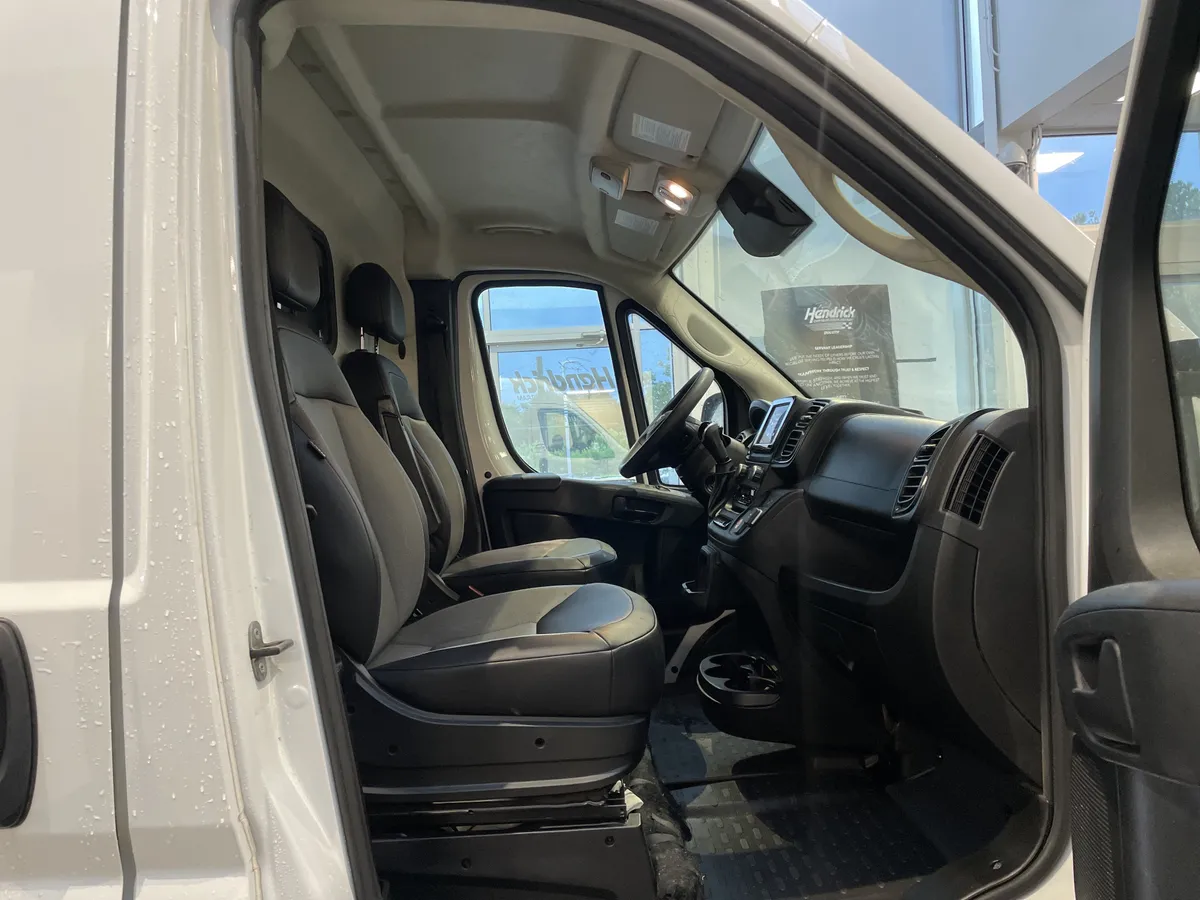 2025 Ram ProMaster Cargo Van Tradesman thumbnail 31
