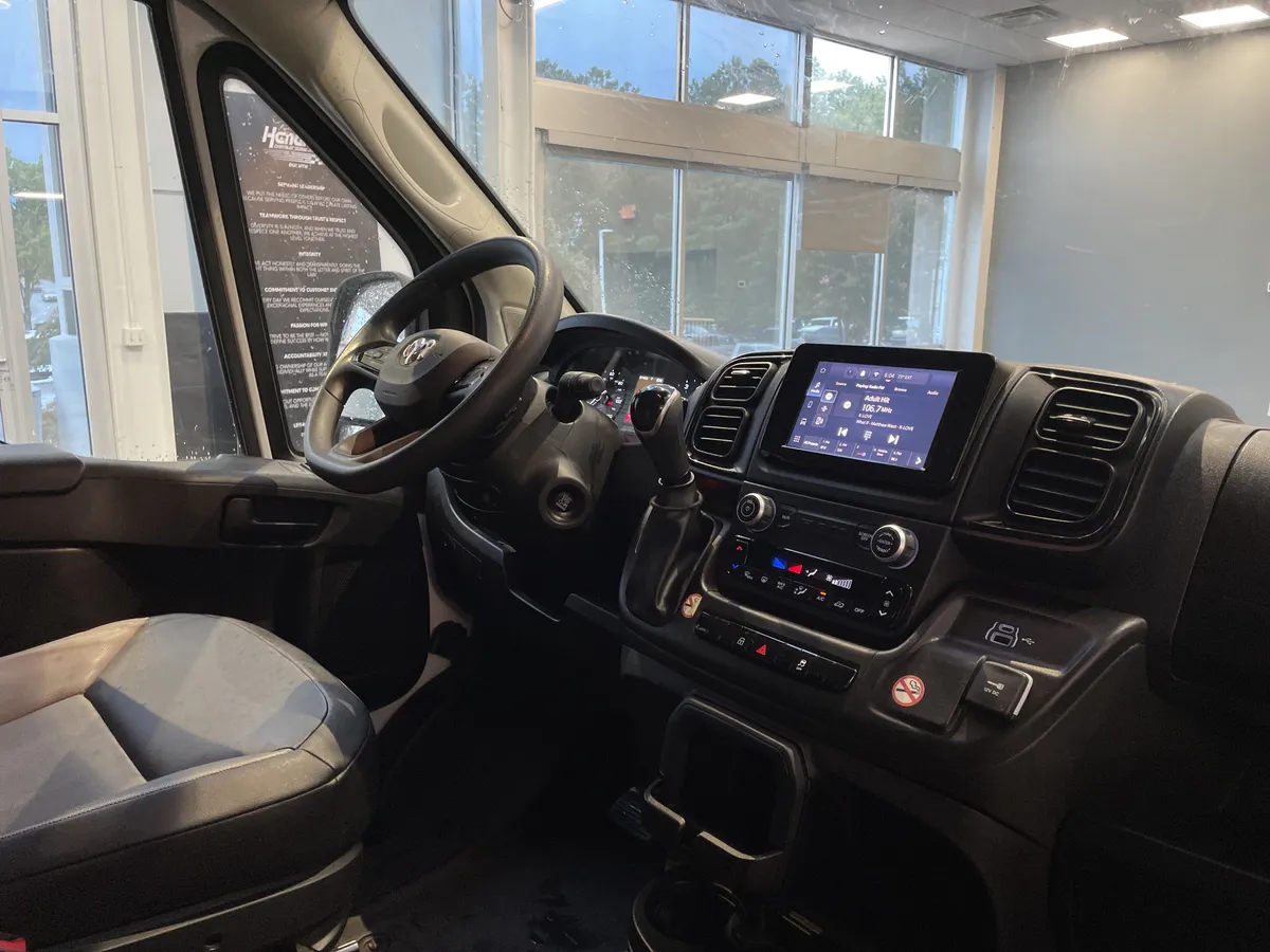 2025 Ram ProMaster Cargo Van Tradesman thumbnail 32