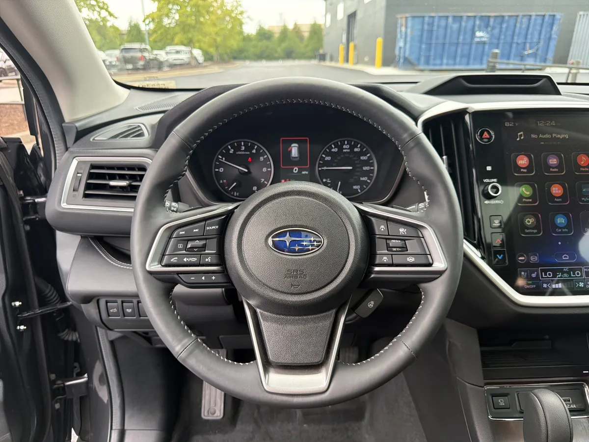 2025 Subaru Ascent Touring thumbnail 10