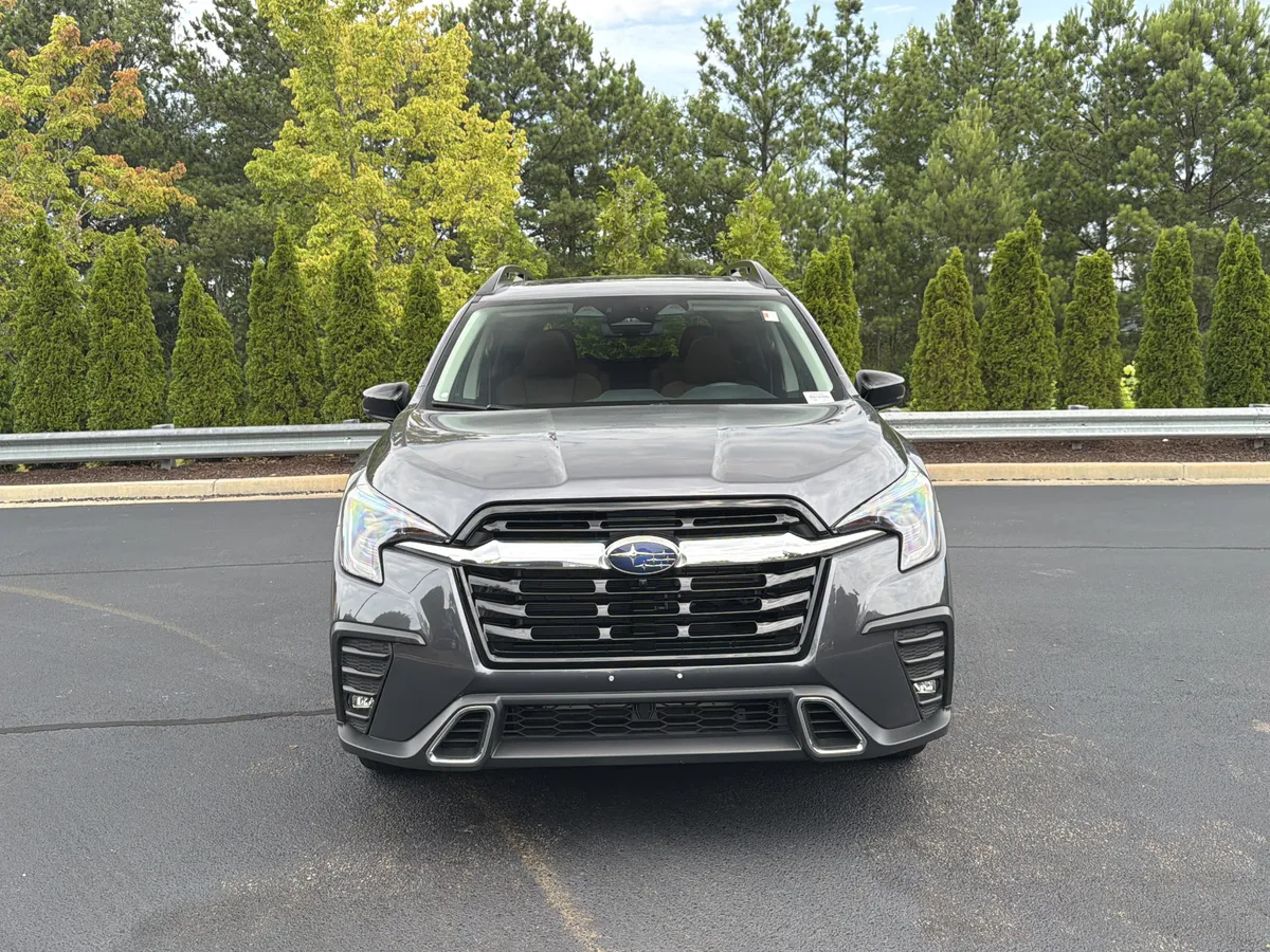 2025 Subaru Ascent Touring thumbnail 12