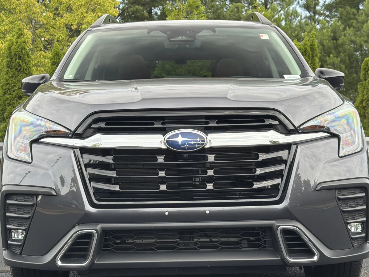 2025 Subaru Ascent Touring thumbnail 19