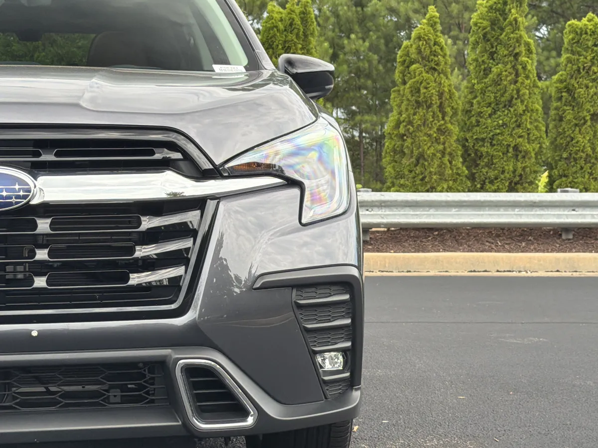 2025 Subaru Ascent Touring thumbnail 20
