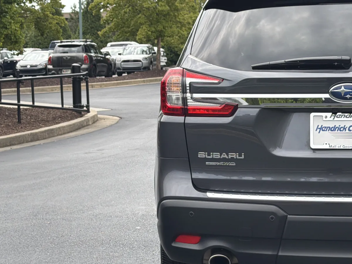 2025 Subaru Ascent Touring thumbnail 21