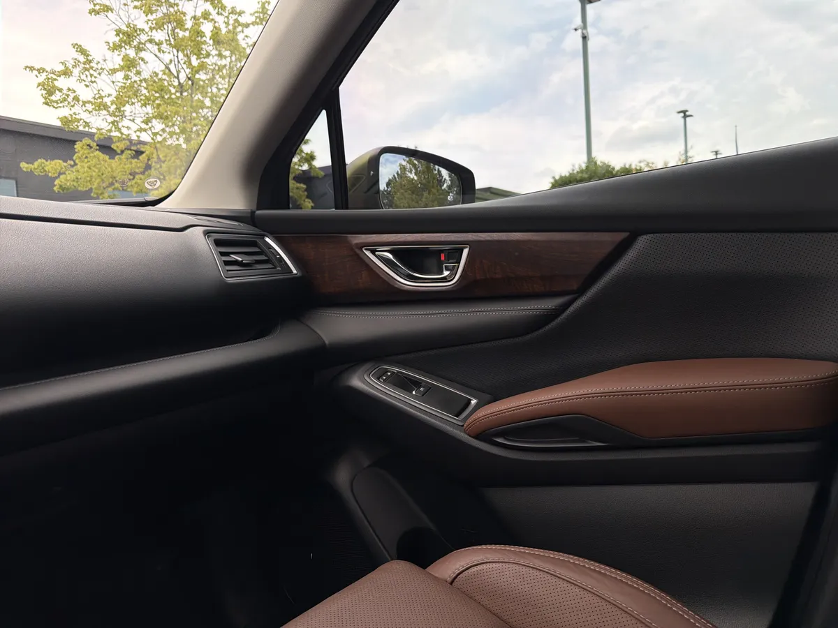 2025 Subaru Ascent Touring thumbnail 44