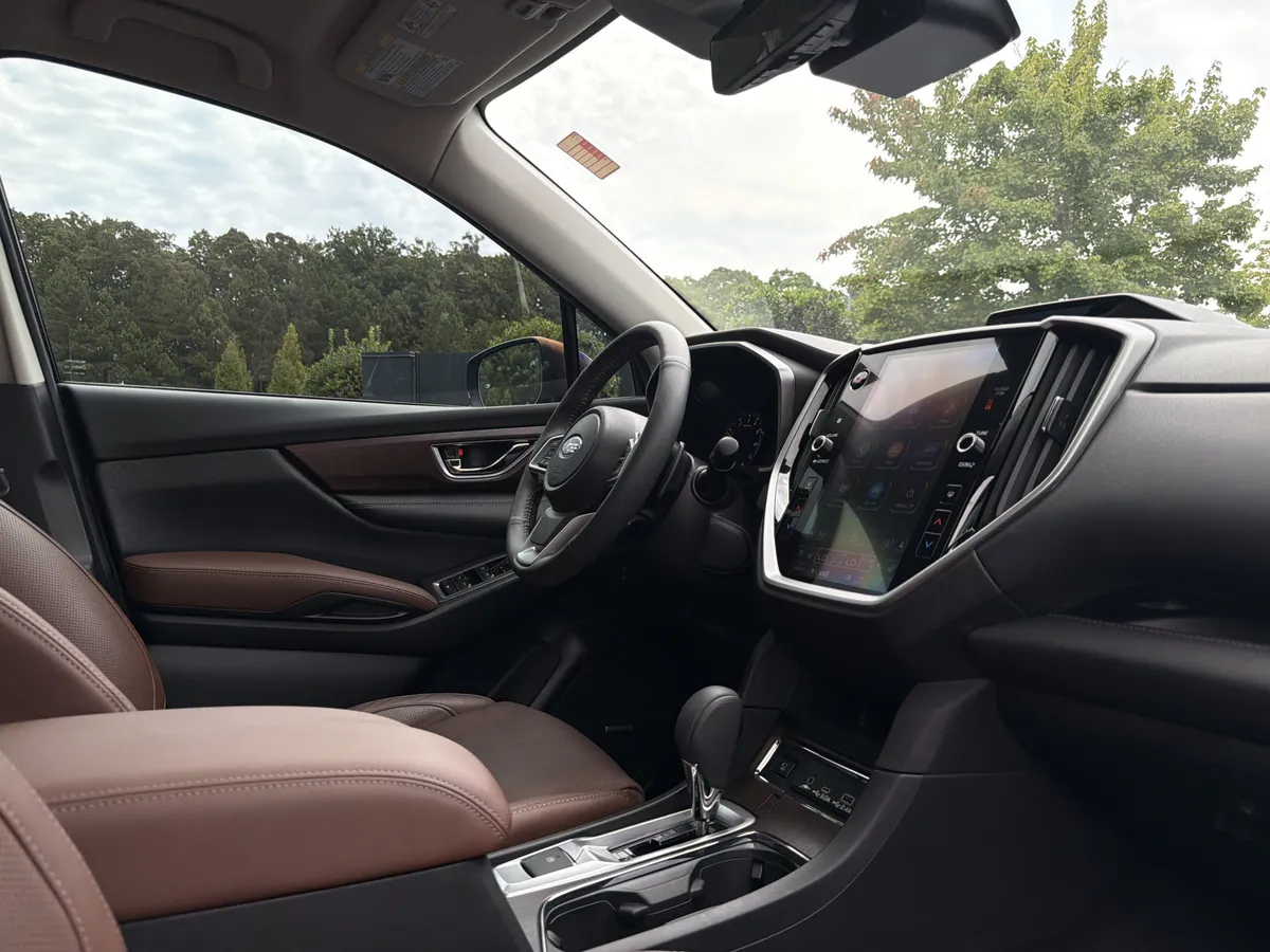 2025 Subaru Ascent Touring thumbnail 5