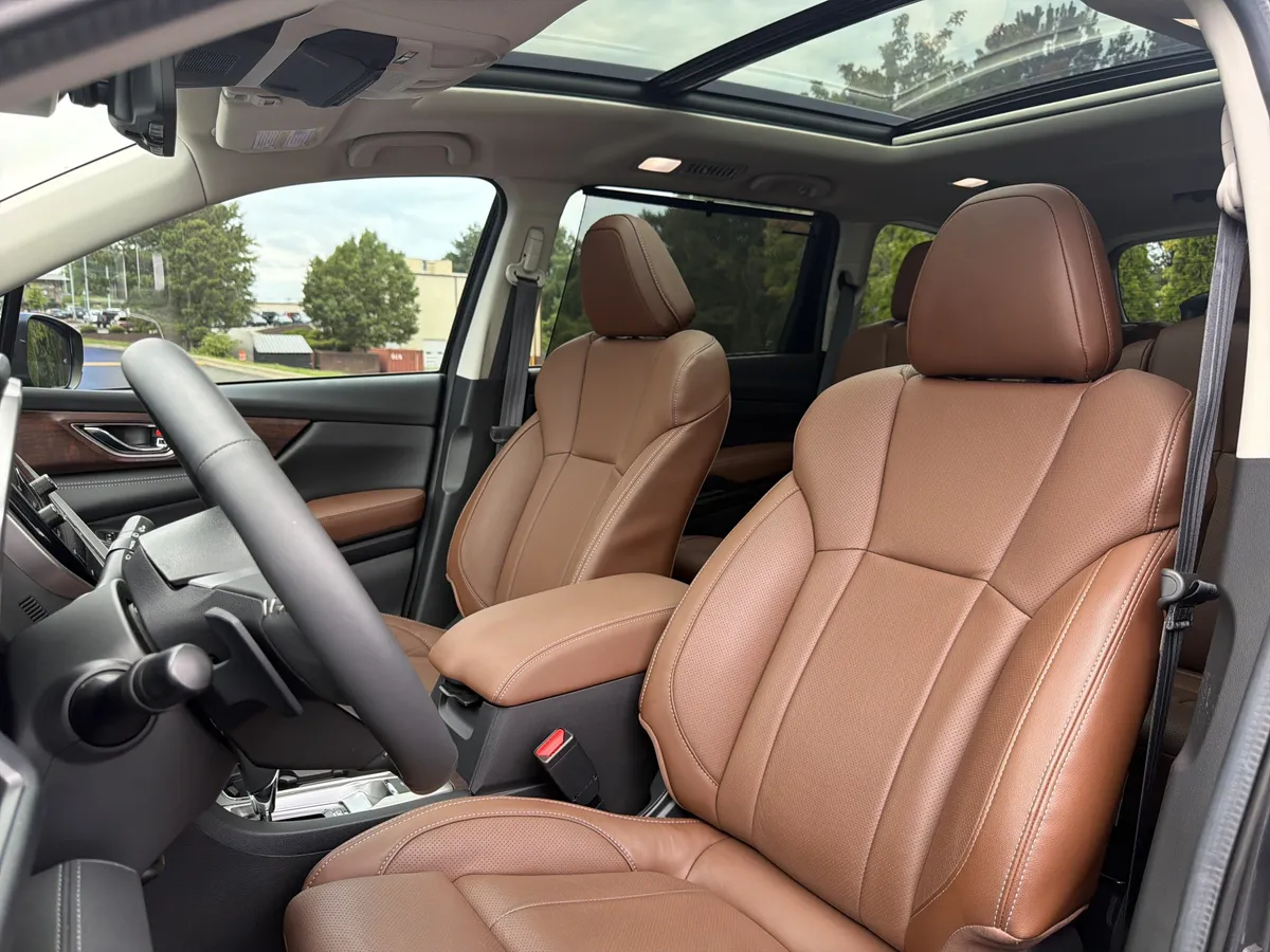 2025 Subaru Ascent Touring thumbnail 6