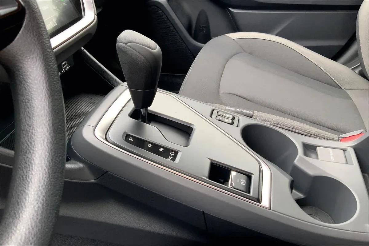 2025 Subaru Crosstrek Premium thumbnail 16