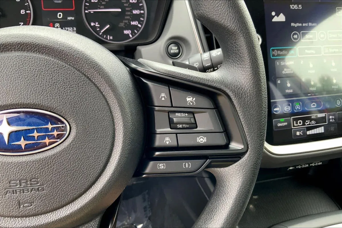 2025 Subaru Crosstrek Premium thumbnail 24