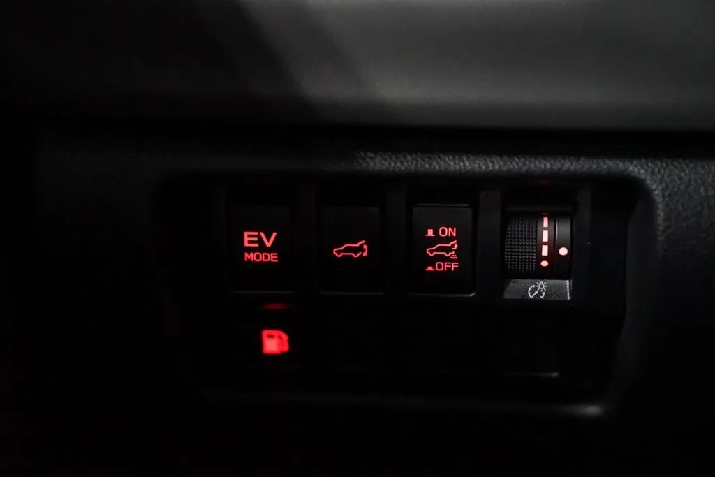 2025 Subaru Forester Hybrid Sport thumbnail 25
