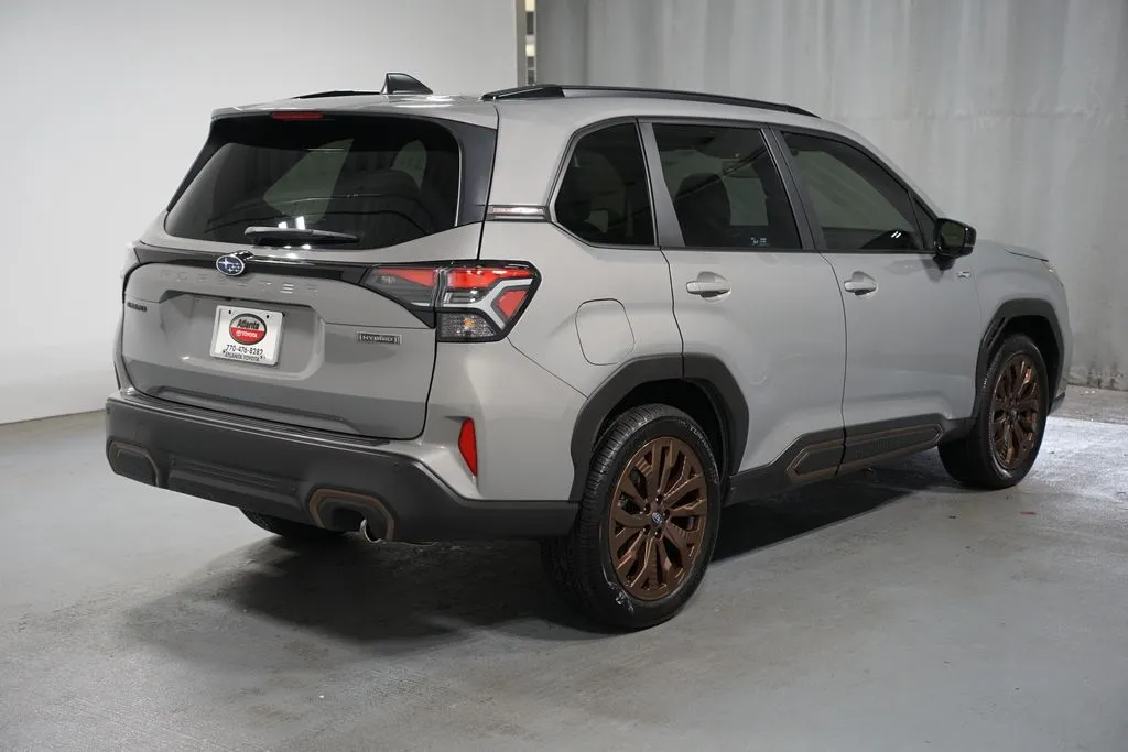 2025 Subaru Forester Hybrid Sport thumbnail 8