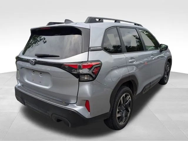 2025 Subaru Forester Limited thumbnail 6