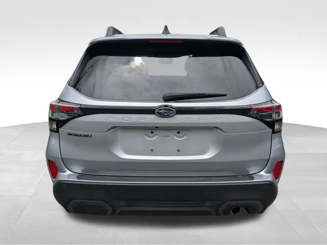 2025 Subaru Forester Limited thumbnail 7