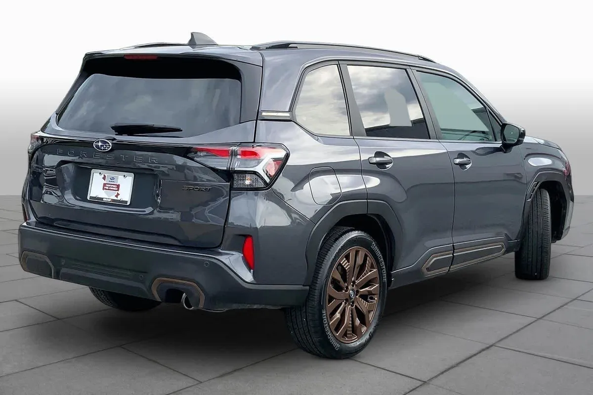 2025 Subaru Forester Sport thumbnail 13
