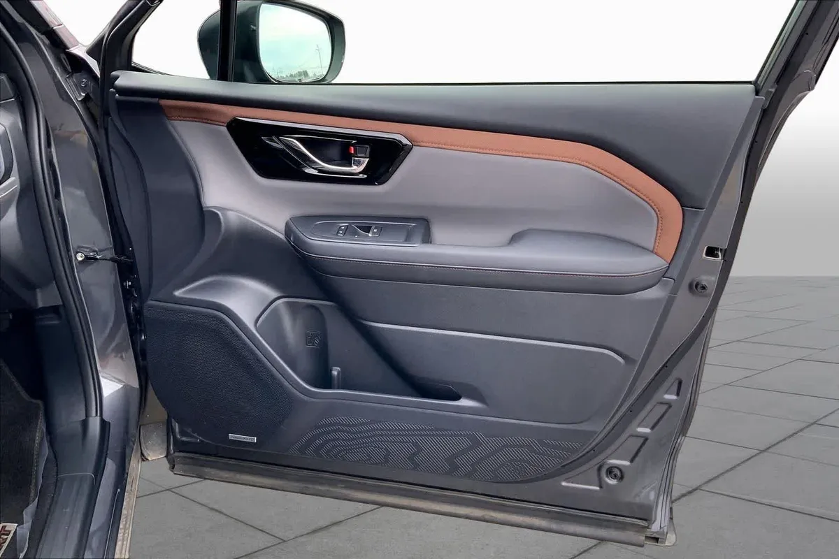 2025 Subaru Forester Sport thumbnail 22