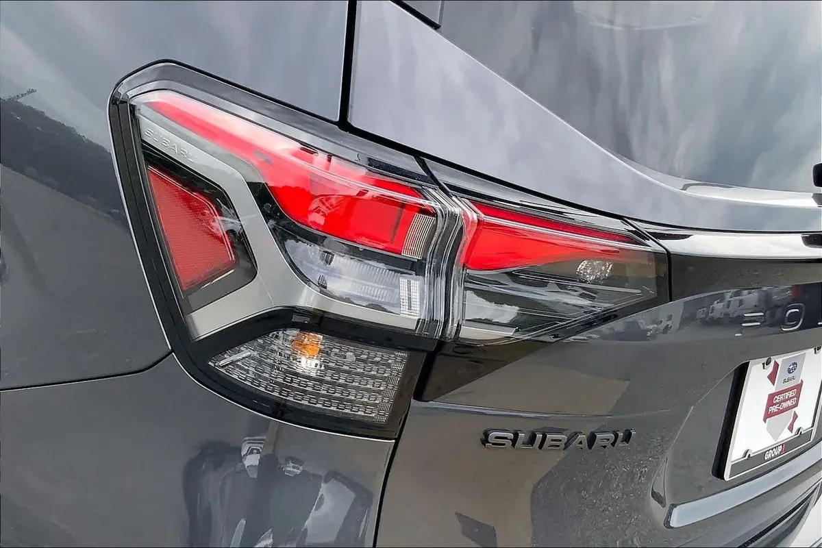 2025 Subaru Forester Sport thumbnail 27