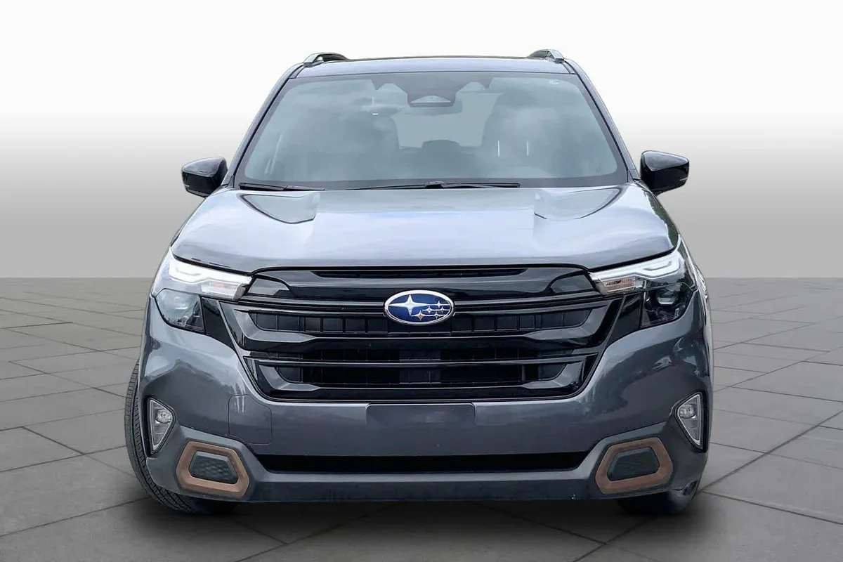 2025 Subaru Forester Sport thumbnail 4