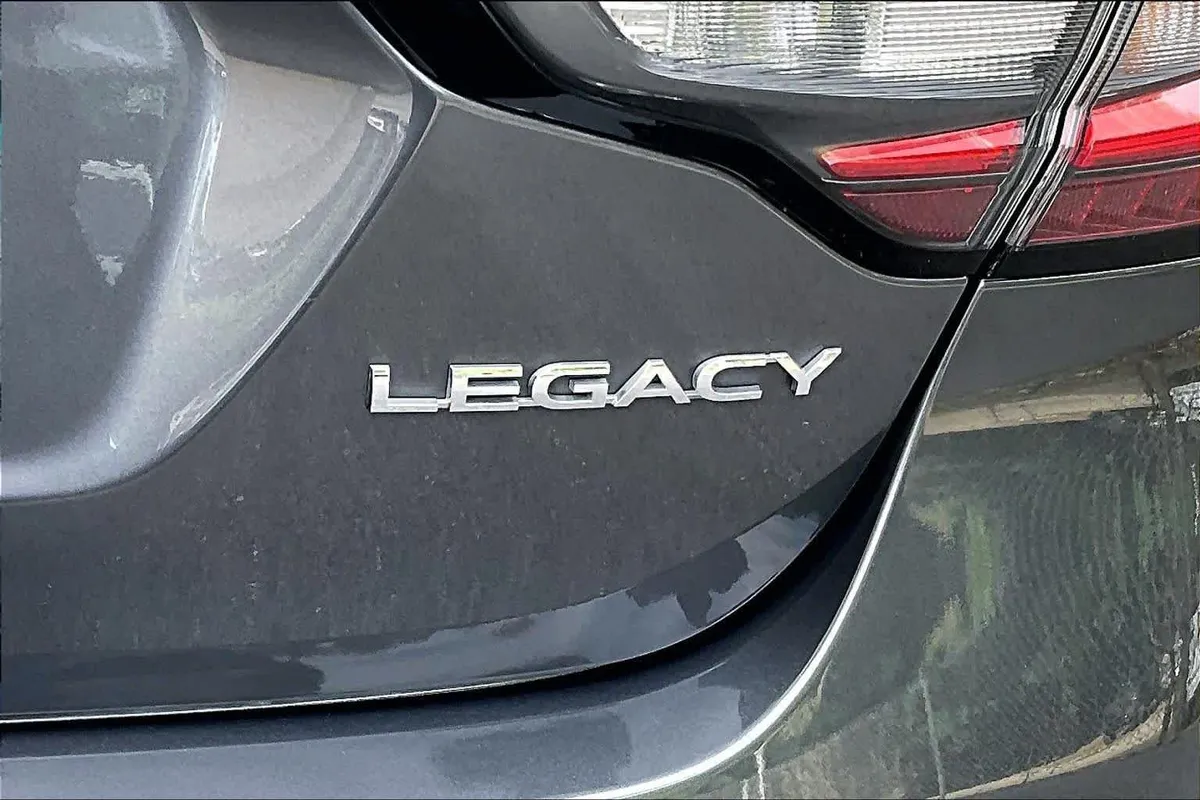 2025 Subaru Legacy Premium thumbnail 10