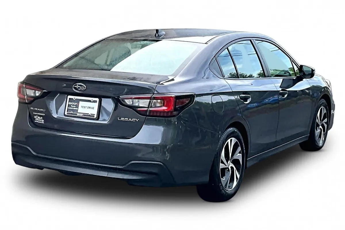 2025 Subaru Legacy Premium thumbnail 13