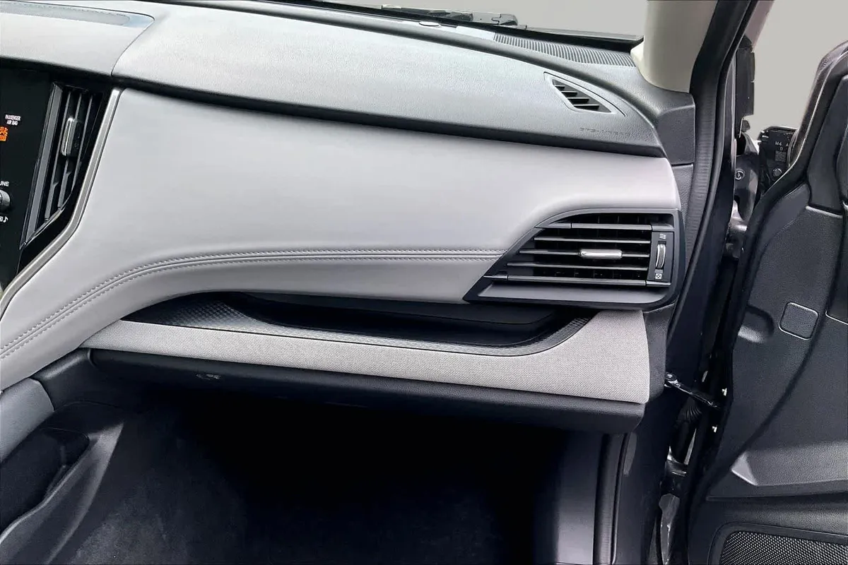 2025 Subaru Legacy Premium thumbnail 18