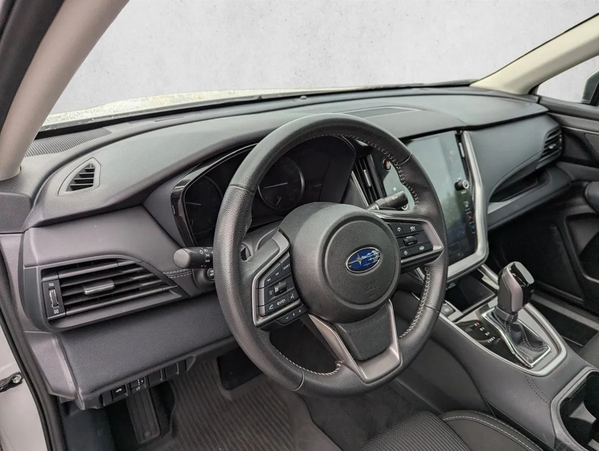 2025 Subaru Legacy Premium thumbnail 12