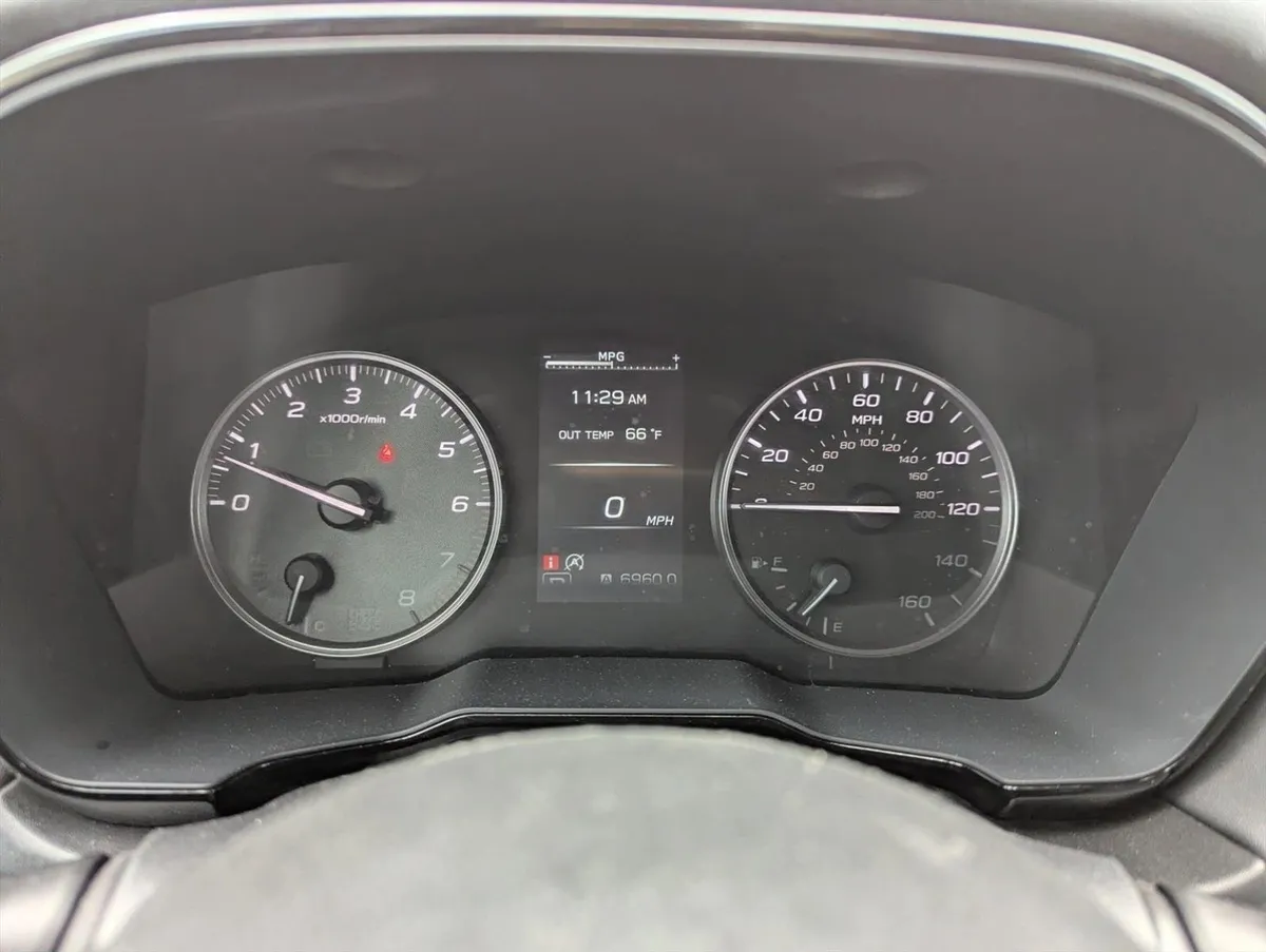 2025 Subaru Legacy Premium thumbnail 16