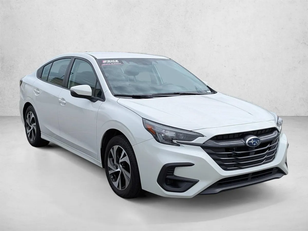 2025 Subaru Legacy Premium thumbnail 3