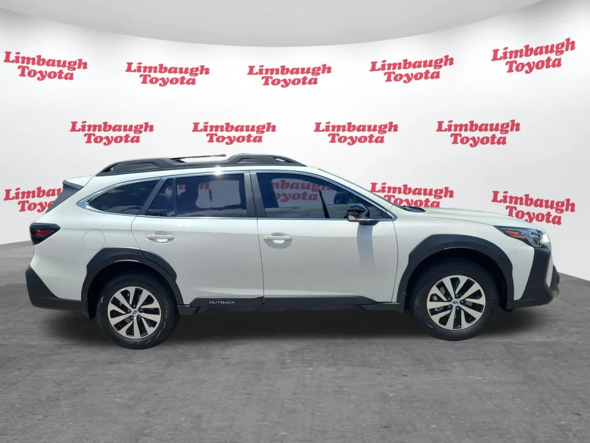 2025 Subaru Outback Premium thumbnail 2