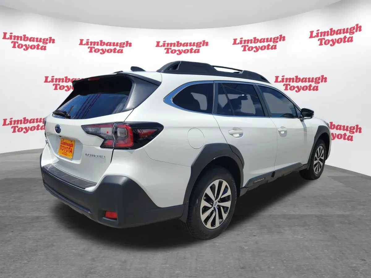 2025 Subaru Outback Premium thumbnail 22