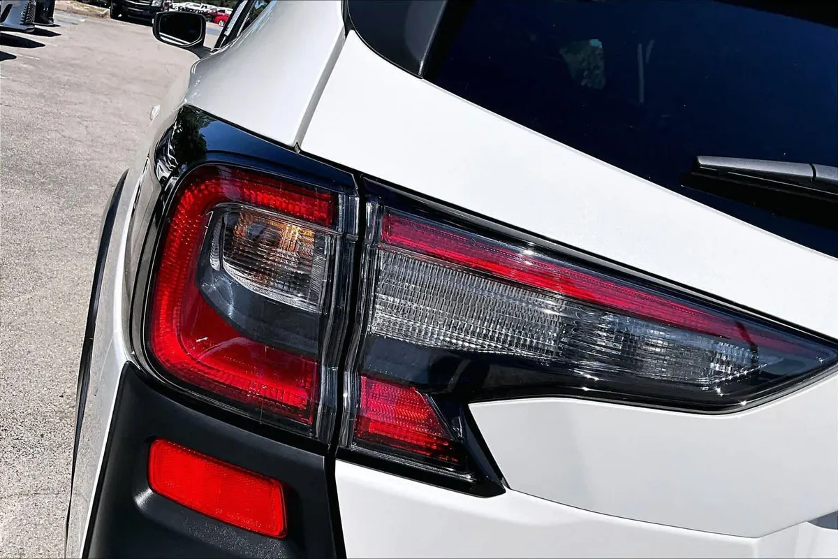 2025 Subaru Outback Wilderness thumbnail 29