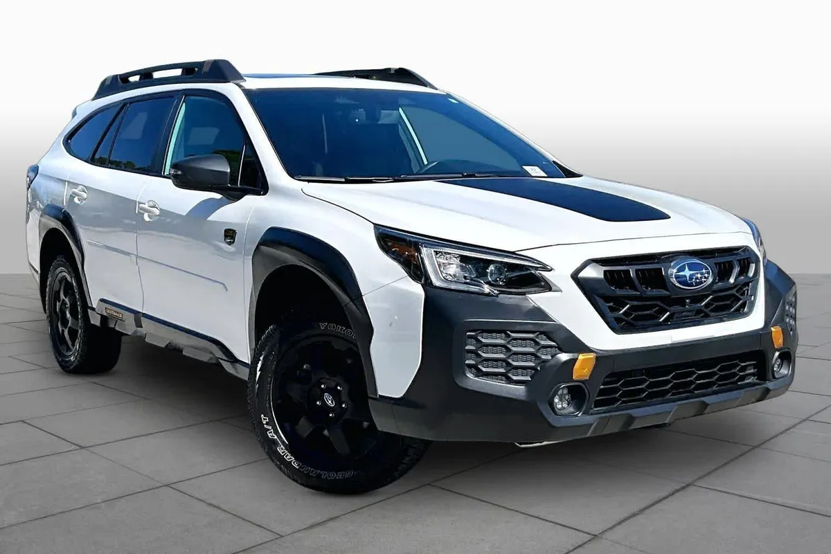 2025 Subaru Outback Wilderness thumbnail 3