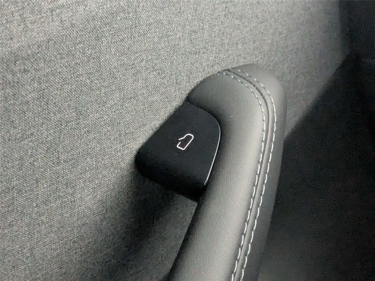 2025 TESLA MODEL 3 thumbnail 15