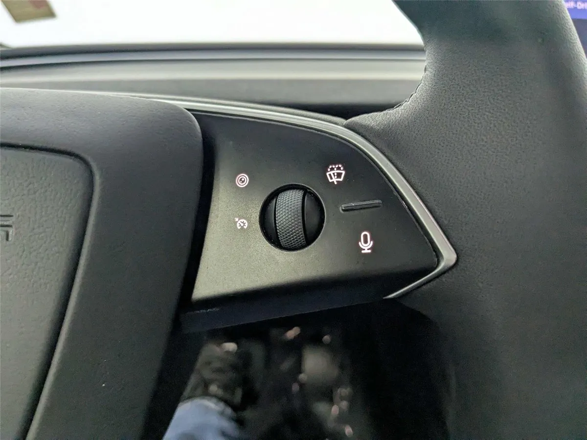 2025 TESLA MODEL 3 thumbnail 18