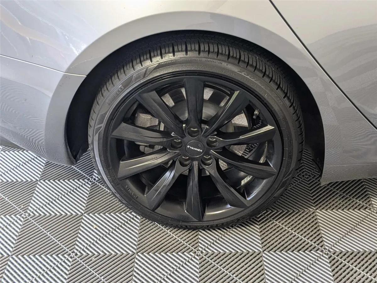 2025 TESLA MODEL 3 thumbnail 9