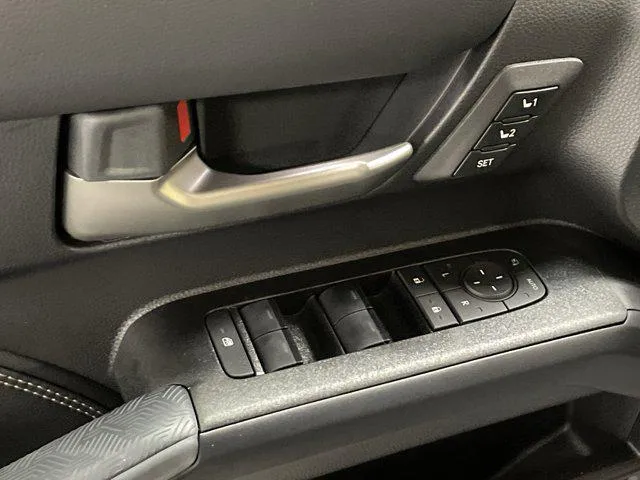 2025 Toyota 4RUNNER HYBRID thumbnail 15