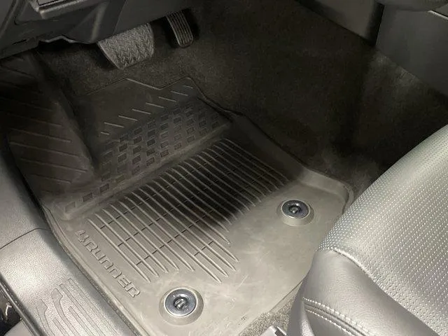 2025 Toyota 4RUNNER HYBRID thumbnail 17