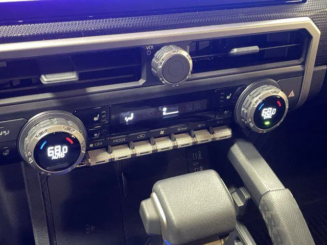 2025 Toyota 4RUNNER HYBRID thumbnail 24