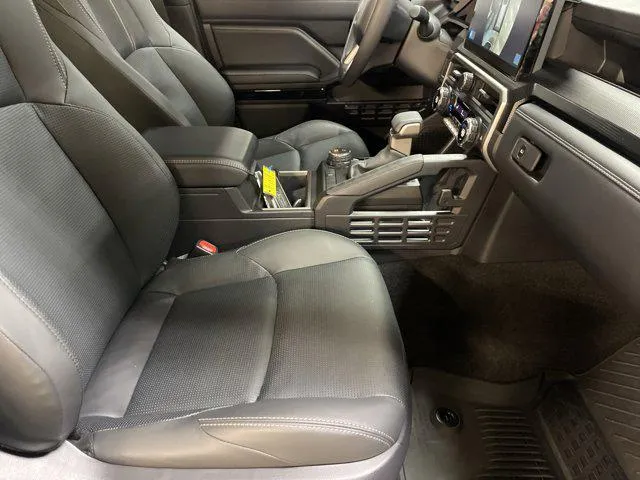2025 Toyota 4RUNNER HYBRID thumbnail 35
